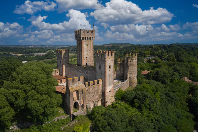 Valeggio Sul Mincio Cosa Vedere E Fare Nel Piccolo Borgo Veneto