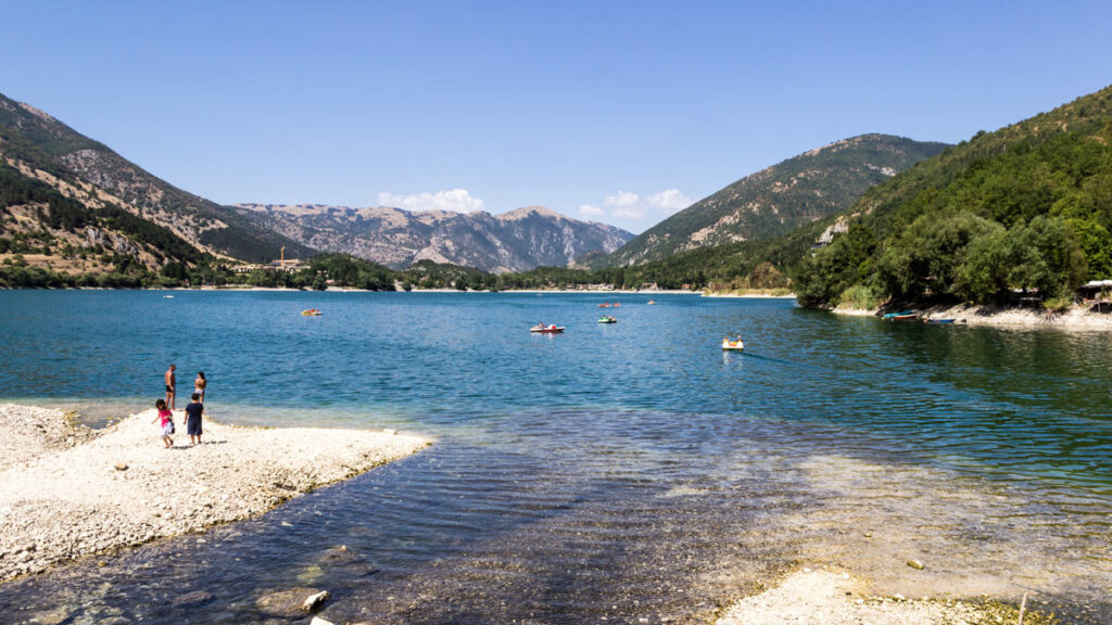 Lago Di Scanno Un Cuore D Acqua Tra Le Montagne Abruzzesi