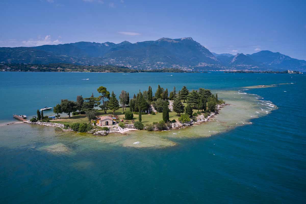 isola di San Biagio sul lago di Garda