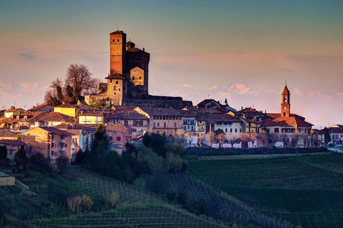 castello di Serralunga, Piemonte