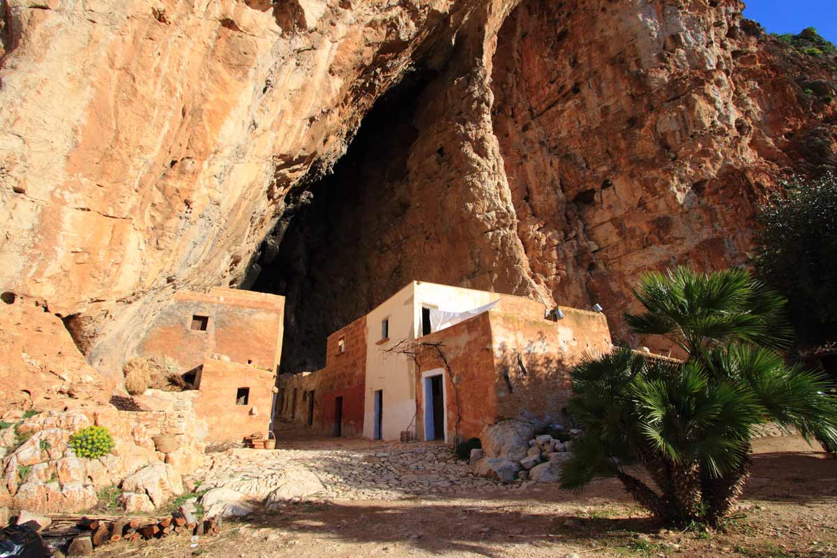 Grotta Mangiapane, Sicilia