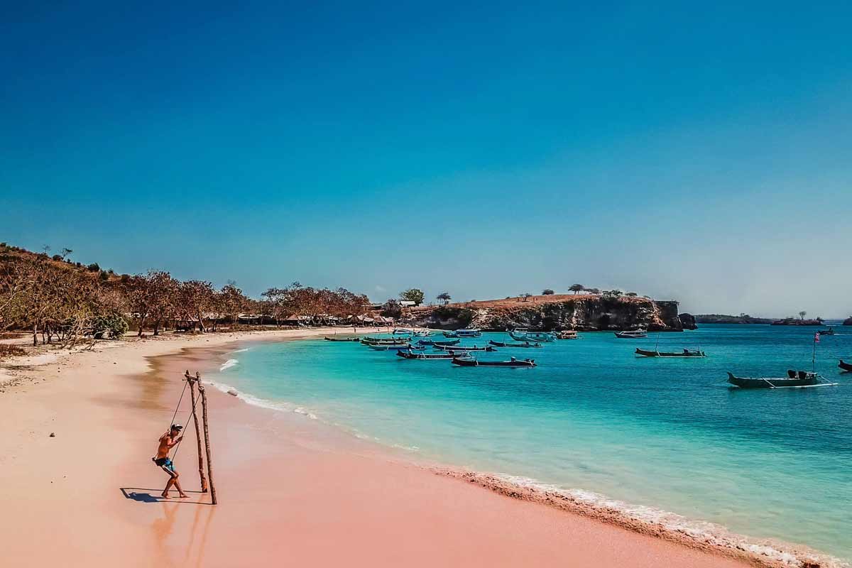 Pink Beach, Lombok