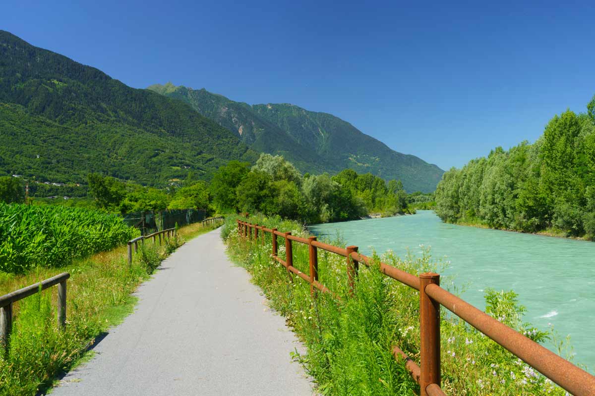 Sentiero Valtellina lungo il fiume Adda