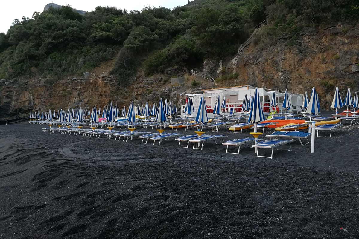 spiaggia nera di Maratea, Basilicata