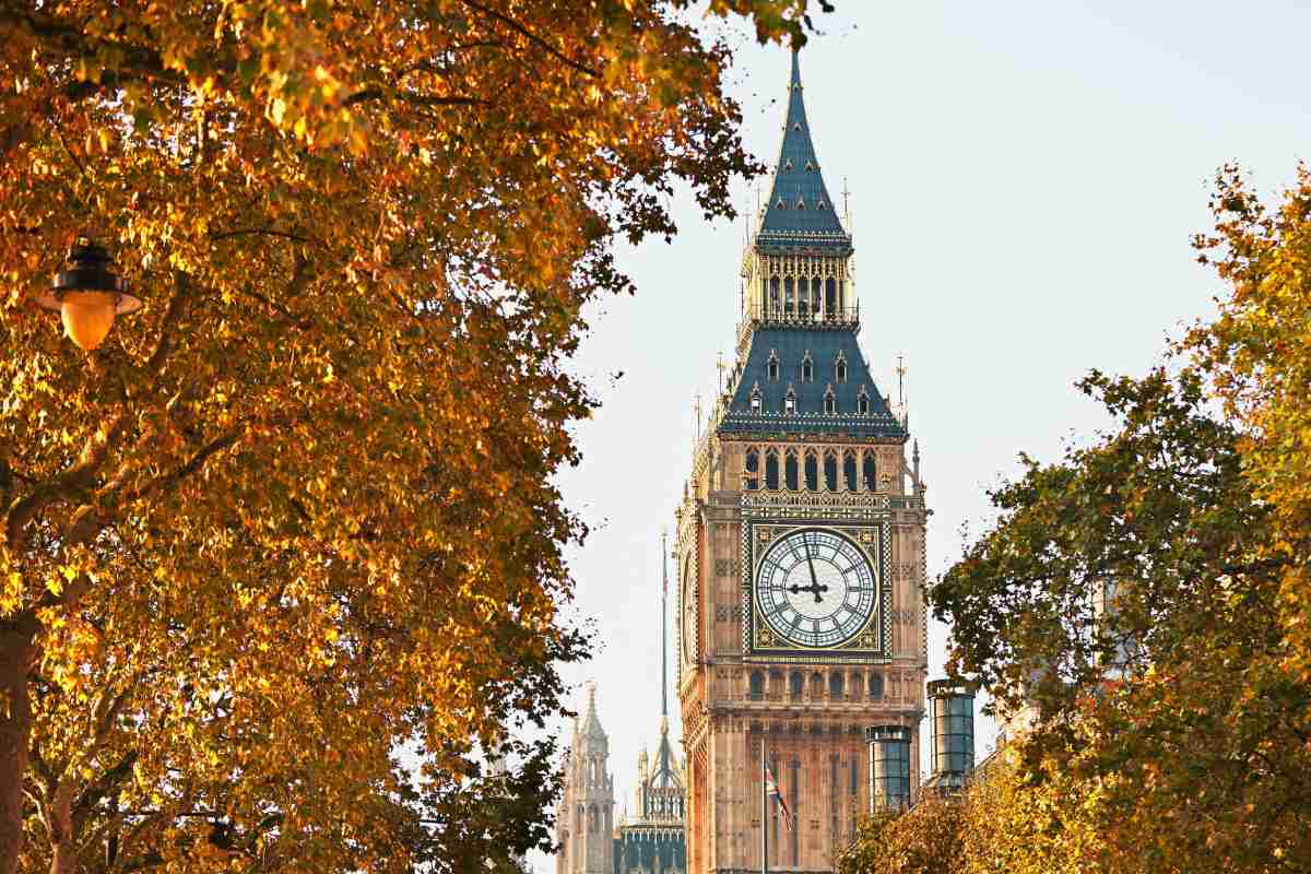 vista sul Big Ben in autunno