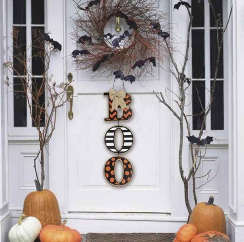 decorazione con scritta per la porta d'ingresso per Halloween