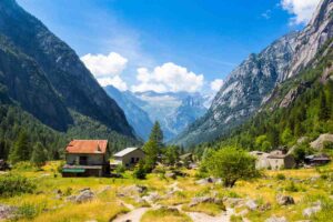 vista sulle montagne della Val di Mello