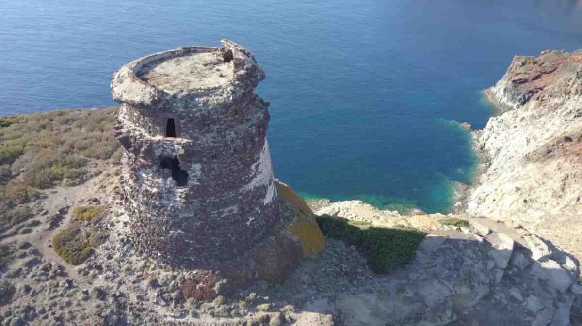 resti della Torre di Zenobito a Capraia