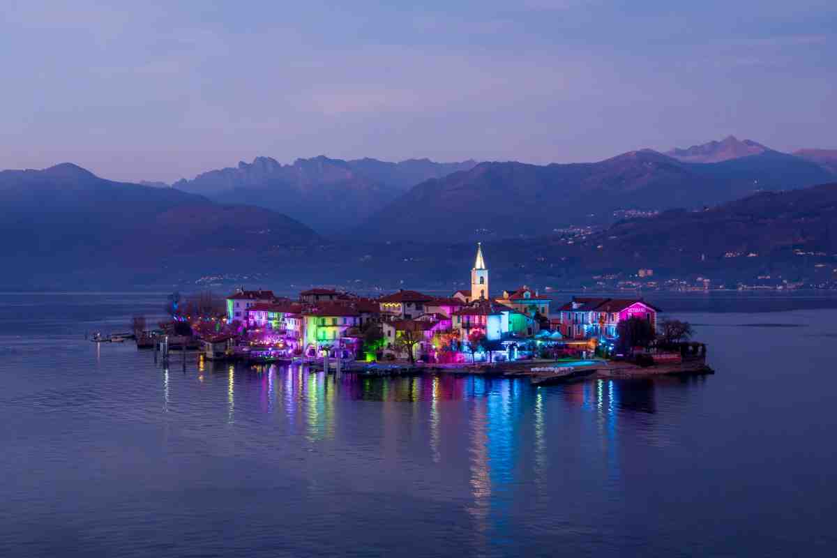 isole di luce, lago Maggiore