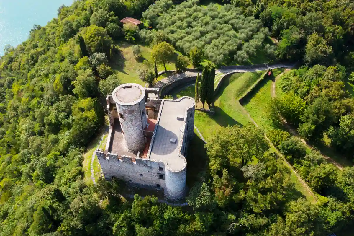 castello degli Oldofredi a Monte Isola