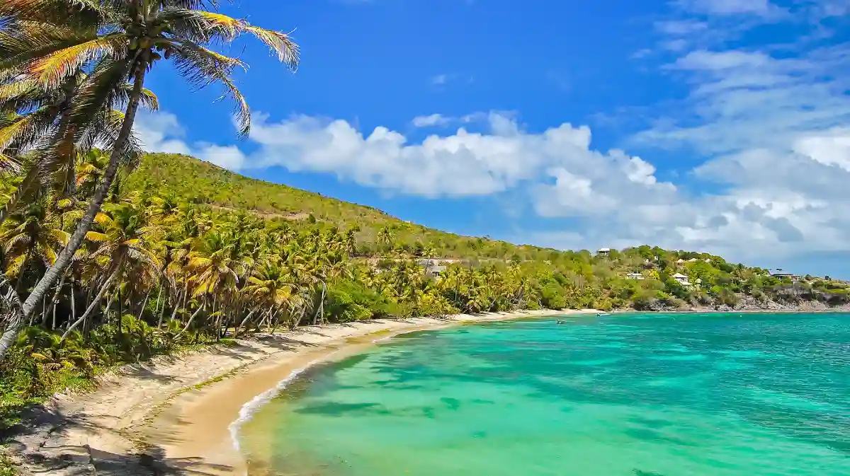 spiaggia sull'isola di Bequia, Caraibi